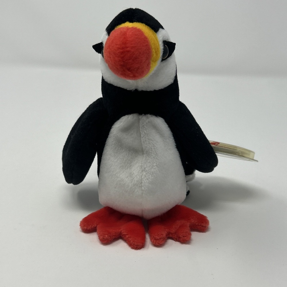 Vintage NWT TY Beanie Baby Puffer the Penguin 1997 W/ Tag Protector